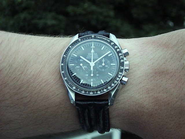 omega speedmaster moonwatch strap size